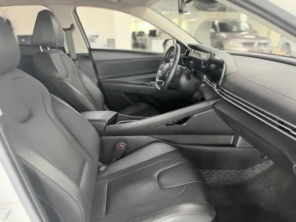 Hyundai Elantra VII (CN7) с пробегом 2022 года, цена 1 999 000 рублей, 27315 км, седан, Автокод Объявления