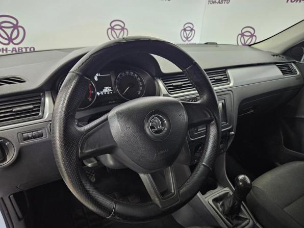 Skoda Rapid I с пробегом 2016 года, цена 822 000 рублей, 205575 км, лифтбек, Автокод Объявления