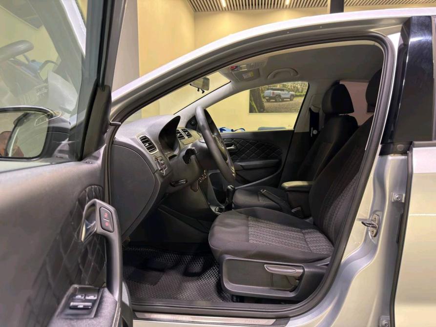 Volkswagen Polo V Рестайлинг Новосибирск  - изображение 11