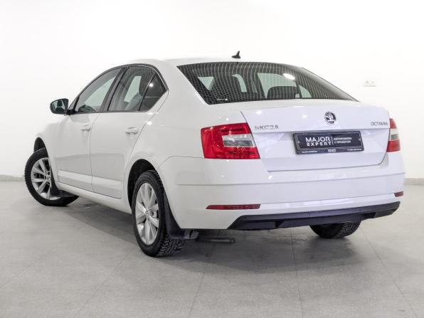 Skoda Octavia III (A7) Рестайлинг с пробегом 2019 года, цена 1 415 000 рублей, 119106 км, лифтбек, Автокод Объявления