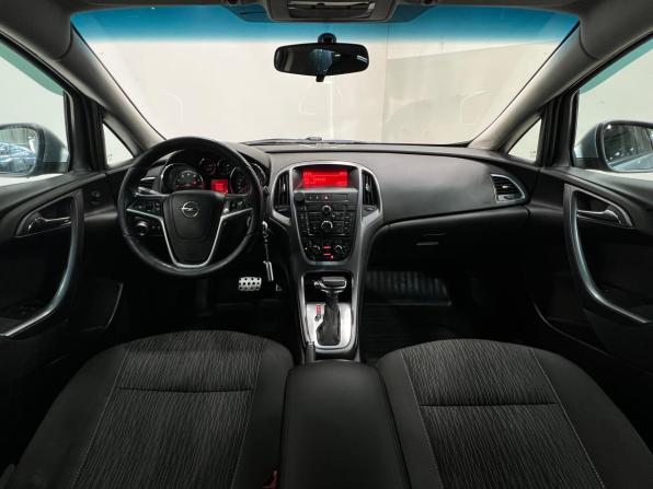 Opel Astra J Рестайлинг с пробегом 2013 года, цена 880 000 рублей, 129041 км, универсал, Автокод Объявления