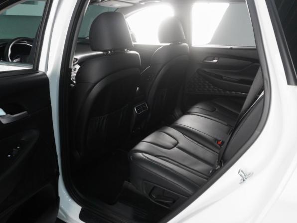 Hyundai Santa Fe IV Рестайлинг с пробегом 2022 года, цена 3 729 000 рублей, 61182 км, внедорожник, Автокод Объявления