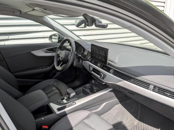 Audi A4 V (B9) Рестайлинг с пробегом 2022 года, цена 3 650 000 рублей, 21987 км, седан, Автокод Объявления