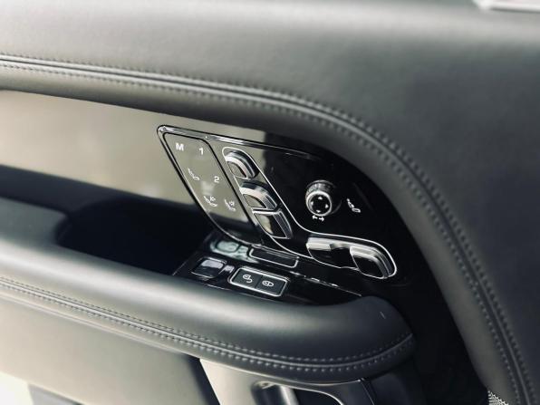 Land Rover Range Rover IV Рестайлинг с пробегом 2018 года, цена 5 990 000 рублей, 161531 км, внедорожник, Автокод Объявления
