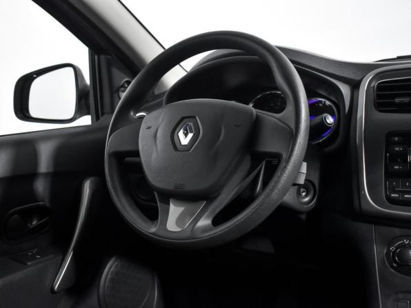Renault Logan II с пробегом 2018 года, цена 832 000 рублей, 92222 км, седан, Автокод Объявления