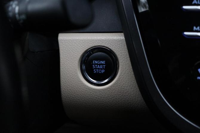 Toyota Camry VIII (XV70) с пробегом 2019 года, цена 2 450 000 рублей, 208455 км, седан, Автокод Объявления