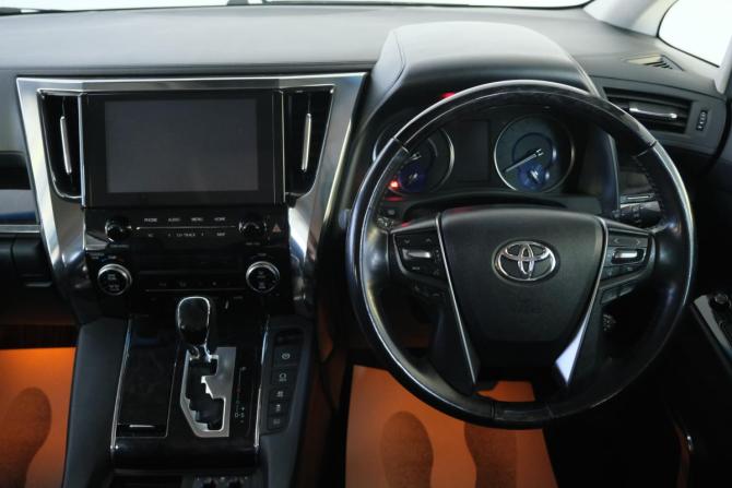 Toyota Vellfire II Рестайлинг с пробегом 2020 года, цена 5 049 000 рублей, 57000 км, минивэн, Автокод Объявления