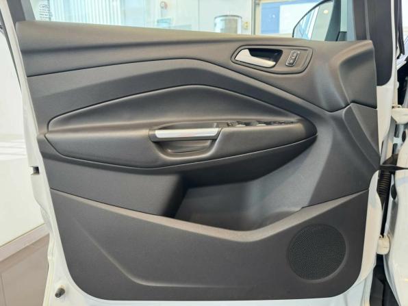Ford Kuga II с пробегом 2015 года, цена 1 250 000 рублей, 201898 км, внедорожник, Автокод Объявления