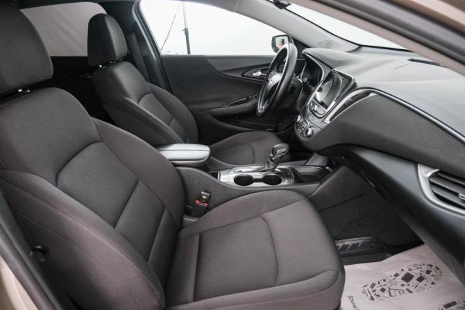 Chevrolet Malibu IX Рестайлинг с пробегом 2022 года, цена 1 849 000 рублей, 115649 км, седан, Автокод Объявления