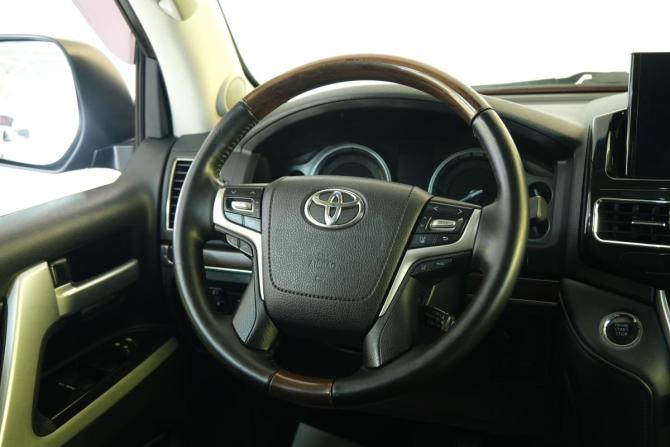 Toyota Land Cruiser 200 Series Рестайлинг 2 с пробегом 2017 года, цена 6 499 000 рублей, 227000 км, внедорожник, Автокод Объявления