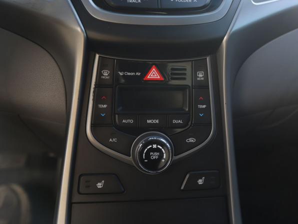 Hyundai Elantra V (MD) Рестайлинг с пробегом 2015 года, цена 800 000 рублей, 204192 км, седан, Автокод Объявления
