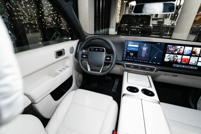 Новый Li Auto (Lixiang) L9 I Рестайлинг 2025 года, цена 11 990 000 рублей, внедорожник, Автокод Объявления