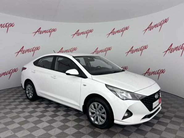 Hyundai Solaris II Рестайлинг с пробегом 2022 года, цена 1 379 000 рублей, 109324 км, седан, Автокод Объявления