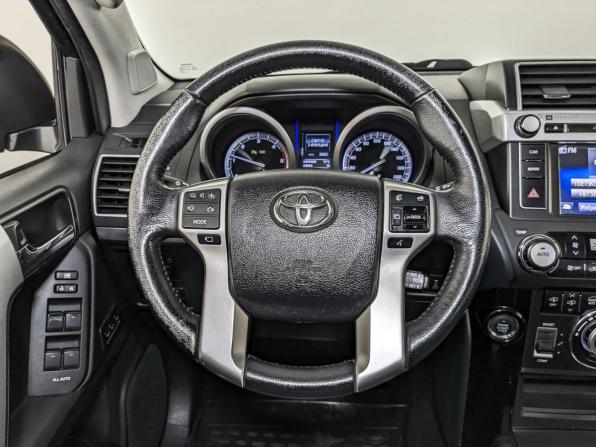 Toyota Land Cruiser Prado 150 Series Рестайлинг 1 с пробегом 2016 года, цена 3 995 000 рублей, 137221 км, внедорожник, Автокод Объявления