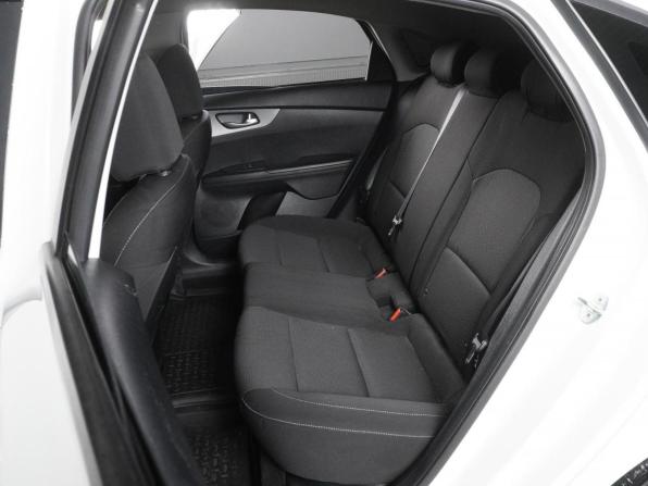 Kia Forte II Рестайлинг с пробегом 2018 года, цена 1 399 000 рублей, 156643 км, седан, Автокод Объявления