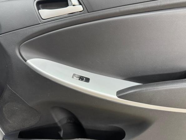 Hyundai Solaris I Рестайлинг с пробегом 2014 года, цена 680 000 рублей, 166900 км, седан, Автокод Объявления