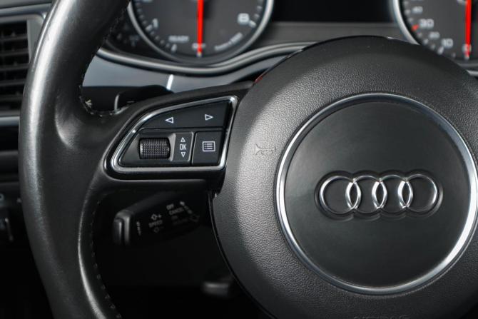 Audi A6 IV (C7) Рестайлинг с пробегом 2015 года, цена 2 459 000 рублей, 129896 км, седан, Автокод Объявления