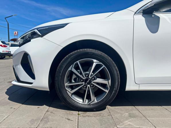 Kia K3 II (China Market) Рестайлинг с пробегом 2023 года, цена 2 590 000 рублей, 58 км, седан, Автокод Объявления