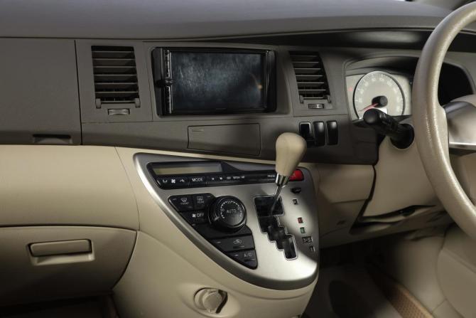 Toyota ISis I Рестайлинг с пробегом 2012 года, цена 1 449 000 рублей, 163500 км, компактвэн, Автокод Объявления