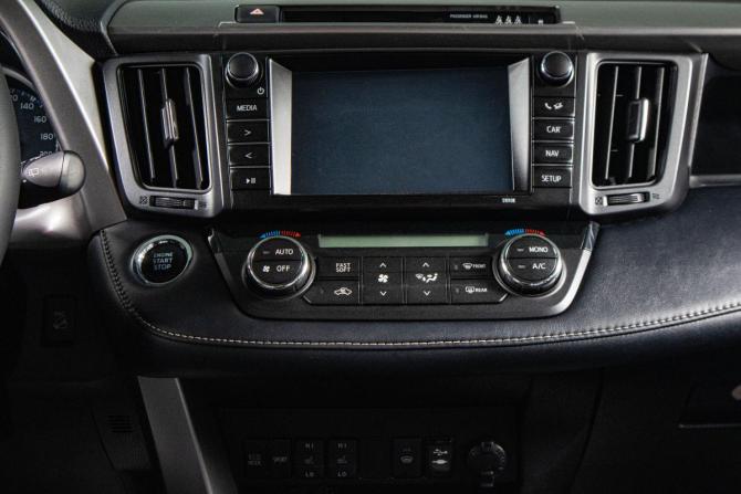 Toyota RAV4 IV (XA40) Рестайлинг с пробегом 2017 года, цена 2 659 000 рублей, 115000 км, внедорожник, Автокод Объявления