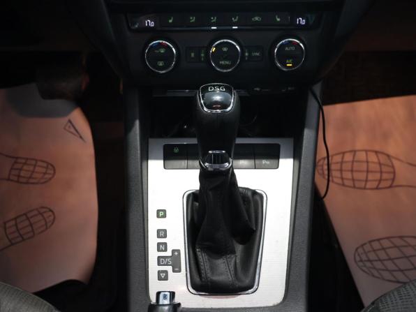Skoda Octavia III (A7) с пробегом 2017 года, цена 1 383 000 рублей, 232237 км, лифтбек, Автокод Объявления