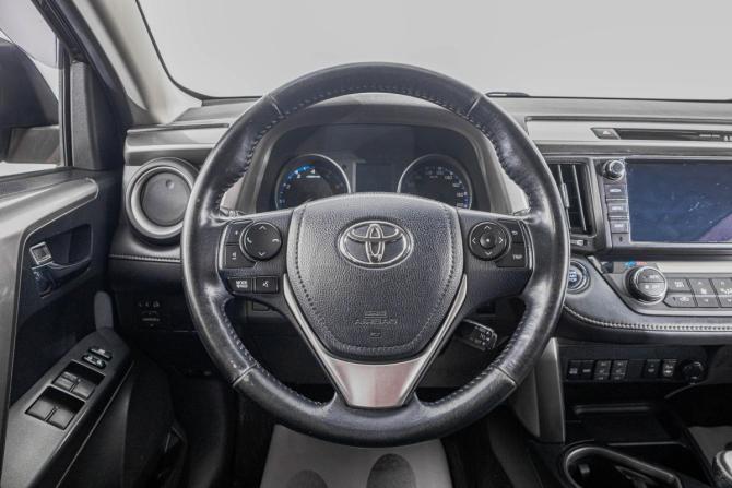 Toyota RAV4 IV (XA40) Рестайлинг с пробегом 2017 года, цена 2 699 000 рублей, 220000 км, внедорожник, Автокод Объявления