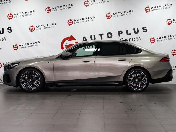 BMW 5 серии VIII (G60/G61/G68) с пробегом 2025 года, цена 7 124 000 рублей, 15720 км, седан, Автокод Объявления