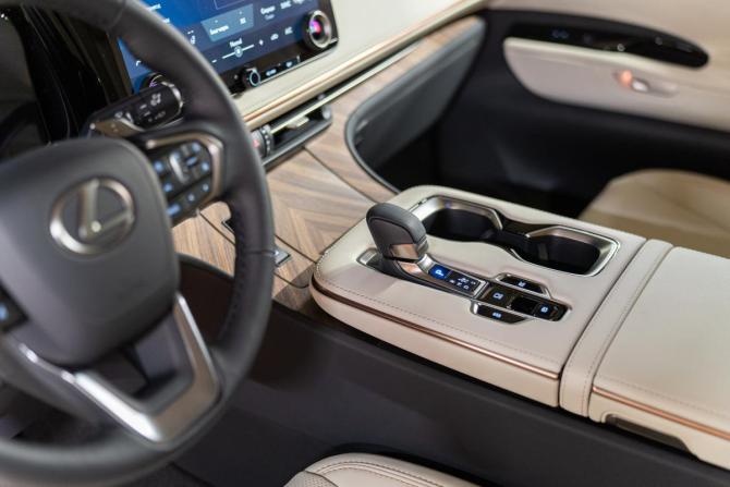 Новый Lexus LM II 2026 года, цена 19 550 000 рублей, минивэн, Автокод Объявления