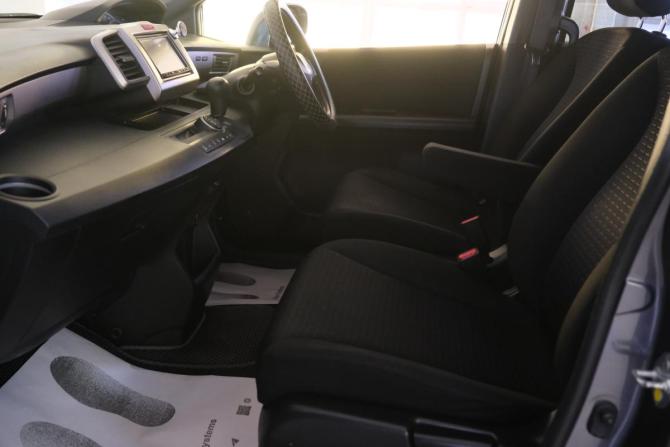 Honda Freed I с пробегом 2010 года, цена 1 069 000 рублей, 207000 км, компактвэн, Автокод Объявления