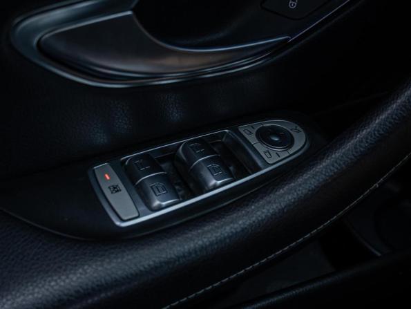 Mercedes-Benz E-Класс V (W213 S213 C238) с пробегом 2017 года, цена 3 300 000 рублей, 112920 км, седан, Автокод Объявления