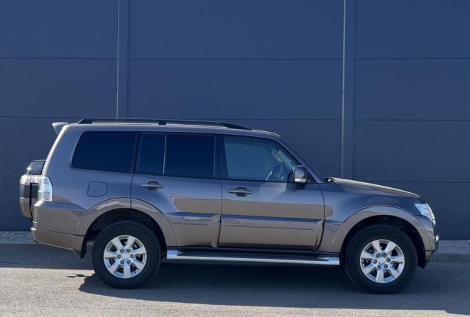 Mitsubishi Pajero IV Рестайлинг 2 с пробегом 2015 года, цена 2 290 000 рублей, 175273 км, внедорожник, Автокод Объявления