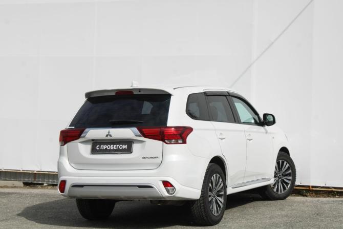 Mitsubishi Outlander III Рестайлинг 3 с пробегом 2022 года, цена 2 625 000 рублей, 14000 км, внедорожник, Автокод Объявления