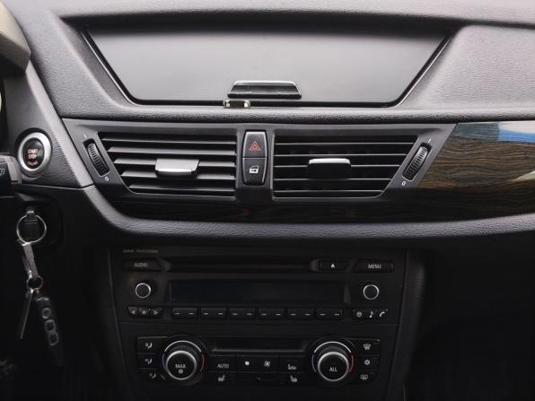 BMW X1 I (E84) с пробегом 2011 года, цена 1 200 000 рублей, 305227 км, внедорожник, Автокод Объявления