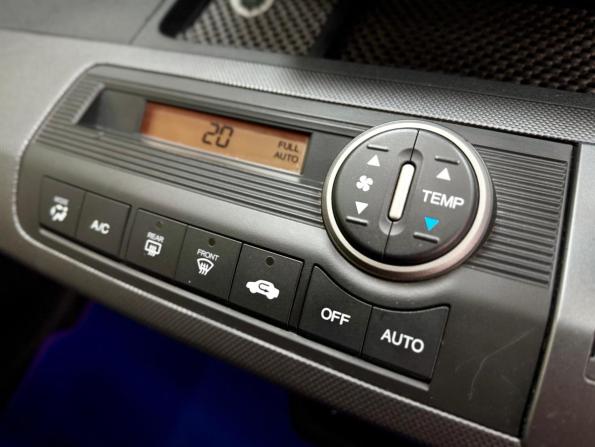 Honda Freed I с пробегом 2010 года, цена 1 220 000 рублей, 212000 км, компактвэн, Автокод Объявления