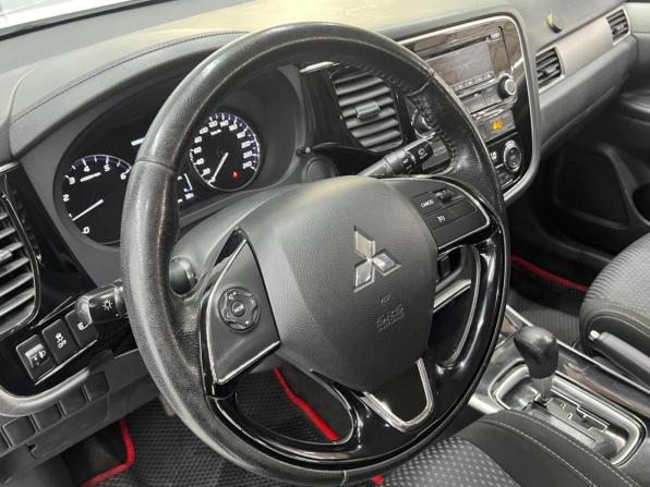 Mitsubishi Outlander III Рестайлинг 2 с пробегом 2018 года, цена 1 800 000 рублей, 168792 км, внедорожник, Автокод Объявления