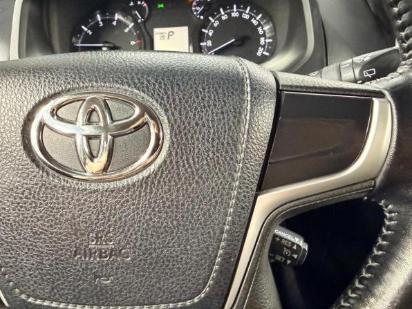 Toyota Land Cruiser Prado 150 Series Рестайлинг 2 с пробегом 2018 года, цена 3 990 000 рублей, 195413 км, внедорожник, Автокод Объявления