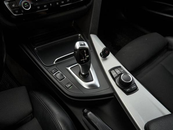 BMW 3 серии VI (F3x) Рестайлинг с пробегом 2017 года, цена 2 275 000 рублей, 171000 км, седан, Автокод Объявления