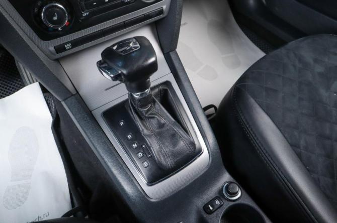 Skoda Octavia II (A5) Рестайлинг с пробегом 2013 года, цена 989 000 рублей, 224388 км, лифтбек, Автокод Объявления