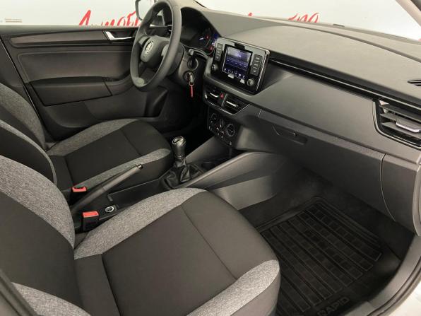 Skoda Rapid II с пробегом 2020 года, цена 1 385 000 рублей, 90334 км, лифтбек, Автокод Объявления
