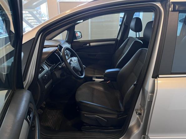 Opel Zafira B Рестайлинг с пробегом 2010 года, цена 450 000 рублей, 353453 км, компактвэн, Автокод Объявления