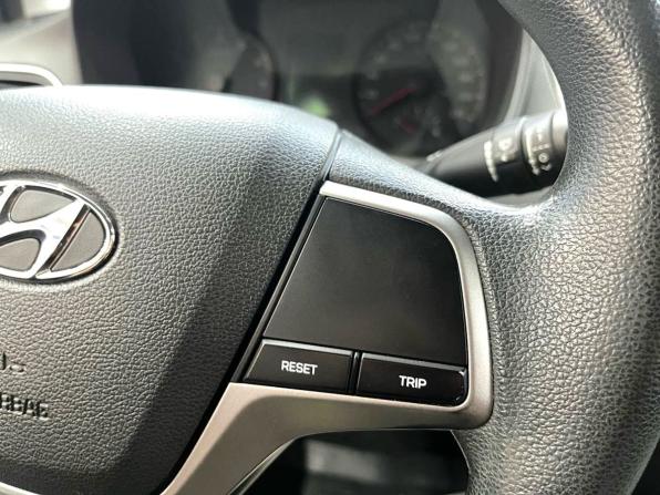 Hyundai Solaris II с пробегом 2017 года, цена 1 369 900 рублей, 176124 км, седан, Автокод Объявления