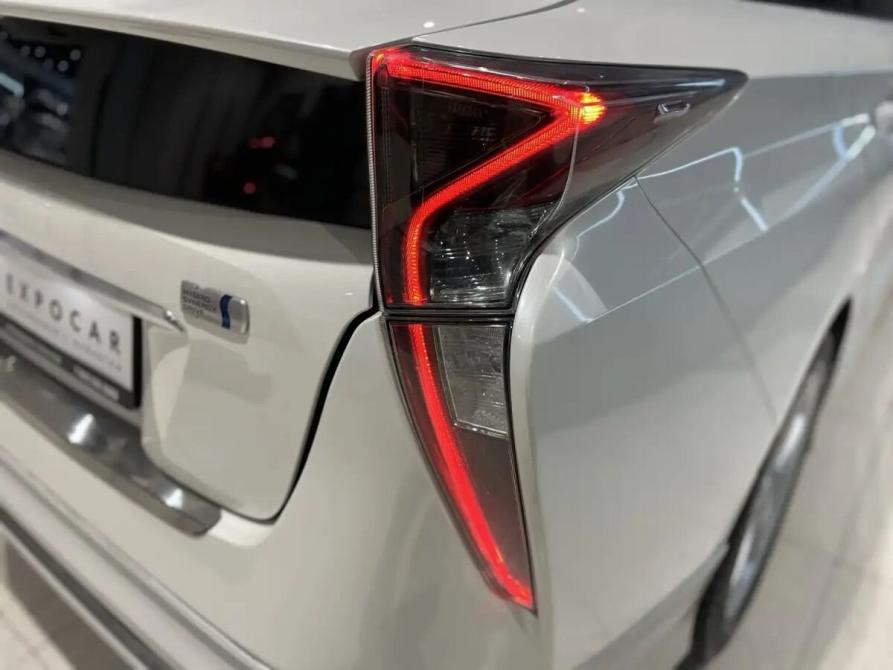 Toyota Prius IV (XW50) Новосибирск  - изображение 13