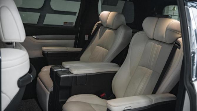 Toyota Alphard III Рестайлинг с пробегом 2018 года, цена 5 199 000 рублей, 208782 км, минивэн, Автокод Объявления