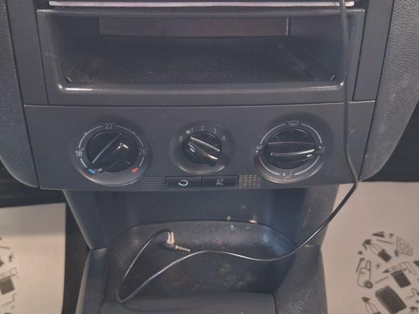 Skoda Fabia I Рестайлинг с пробегом 2004 года, цена 155 000 рублей, 374621 км, хэтчбек, Автокод Объявления