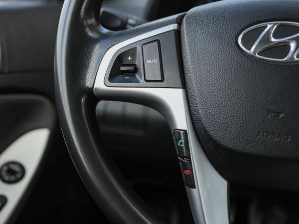 Hyundai Solaris I с пробегом 2012 года, цена 699 000 рублей, 176500 км, седан, Автокод Объявления