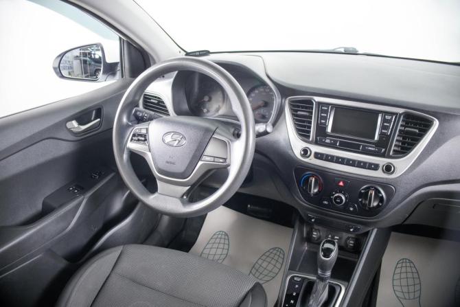 Hyundai Solaris II с пробегом 2018 года, цена 1 429 000 рублей, 175000 км, седан, Автокод Объявления