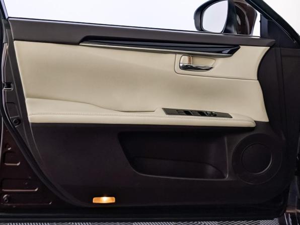 Lexus ES VI Рестайлинг с пробегом 2016 года, цена 2 820 000 рублей, 63533 км, седан, Автокод Объявления