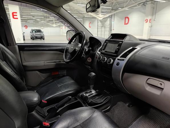 Mitsubishi Pajero Sport II Рестайлинг с пробегом 2015 года, цена 2 000 000 рублей, 193286 км, внедорожник, Автокод Объявления