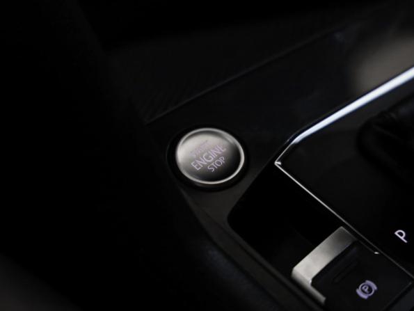 Volkswagen Tiguan II с пробегом 2019 года, цена 2 159 000 рублей, 184352 км, внедорожник, Автокод Объявления