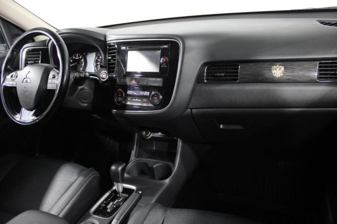 Mitsubishi Outlander III Рестайлинг 2 с пробегом 2016 года, цена 2 100 000 рублей, 86000 км, внедорожник, Автокод Объявления